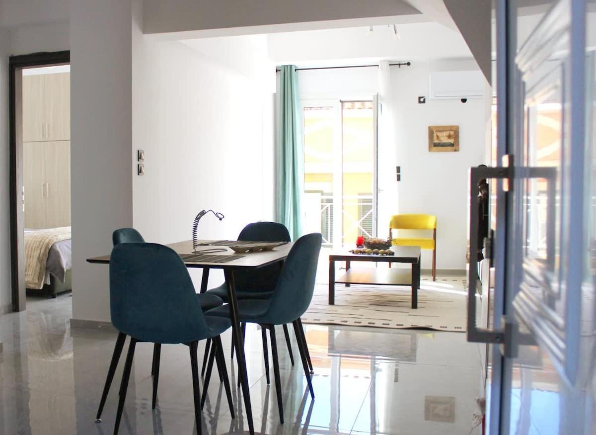 Patras Cozy Nest In The Vibrant City Center Eksteriør bilde